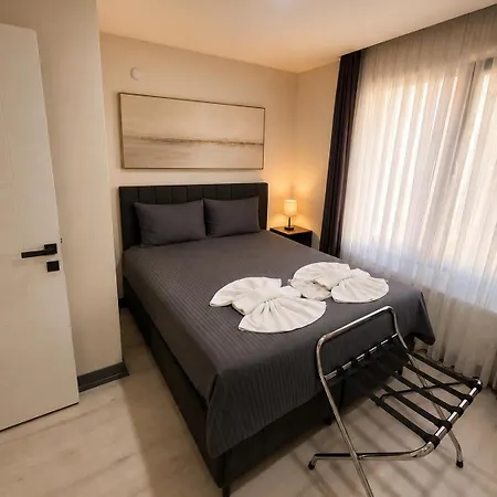 Pera L D'east Signature